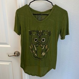Fifth sun XS green owl print short sleeve shirt